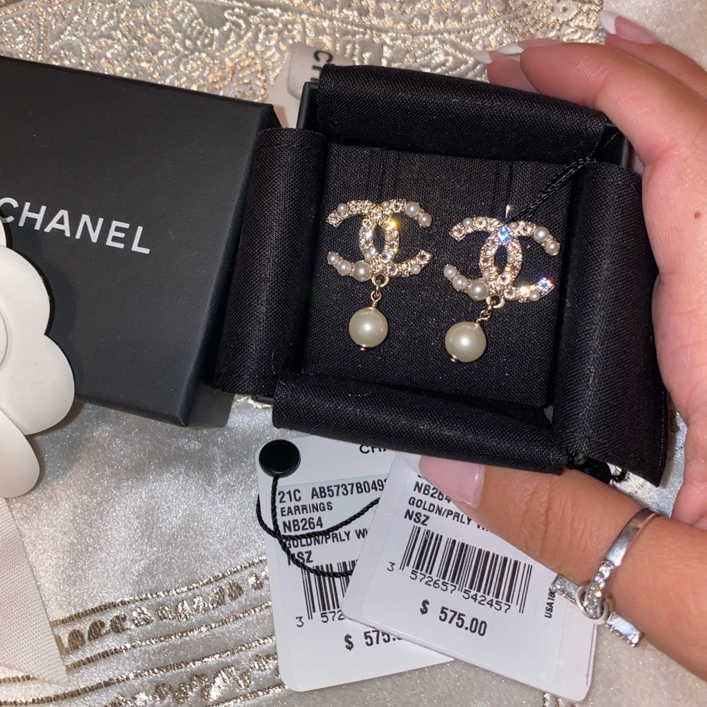 BNWT Chanel CC Earrings